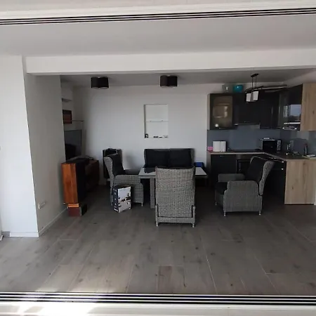 Апартаменти Sea View Penthouse Спліт